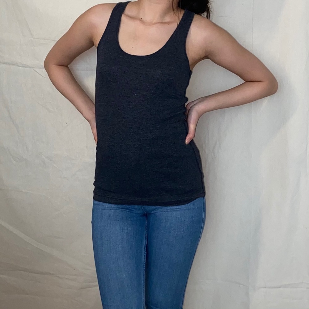 Basic Tank Top - Picture 2 of 5
